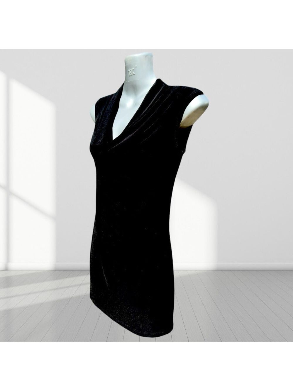 •HKR Collections Black Cowl Neck Sleeveless Top | Size Small - Picture 5 of 7